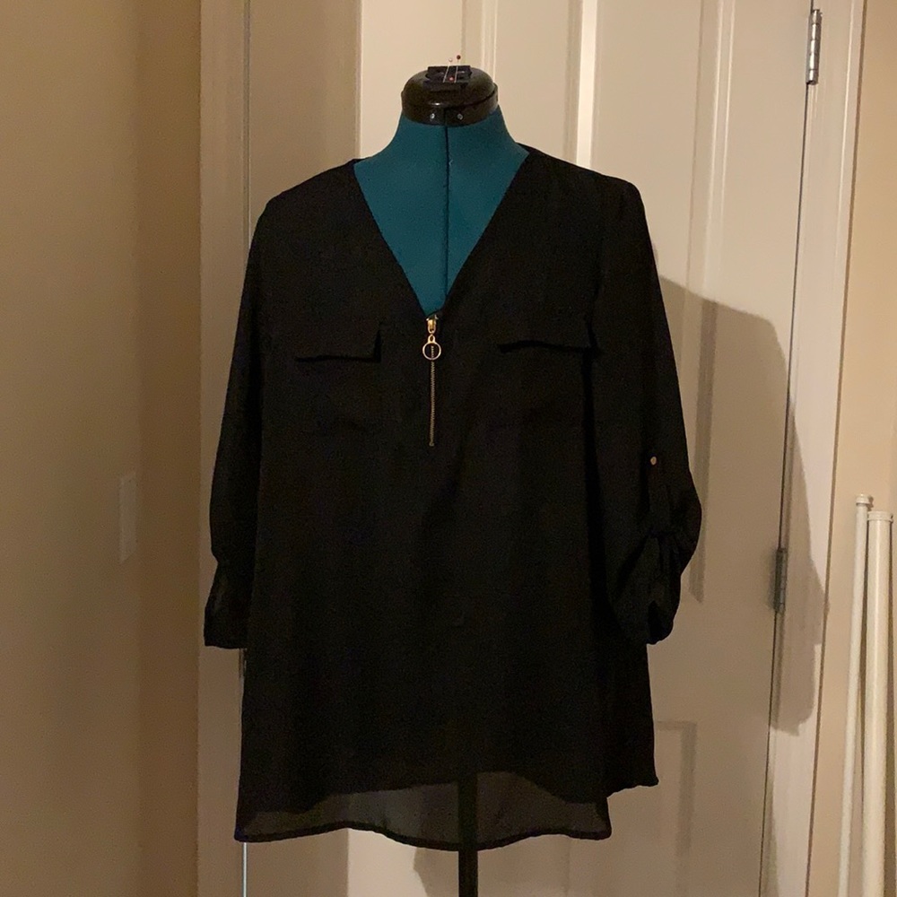 Justify XL Black and Gold Blouse